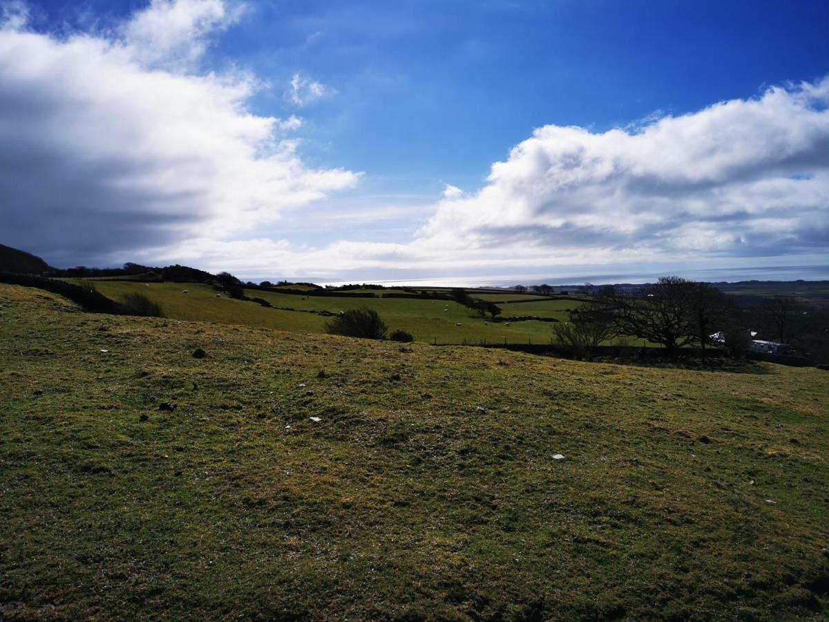 Апартаменты Ty Gwennol Near Gilfach Goch Лланбедр Экстерьер фото