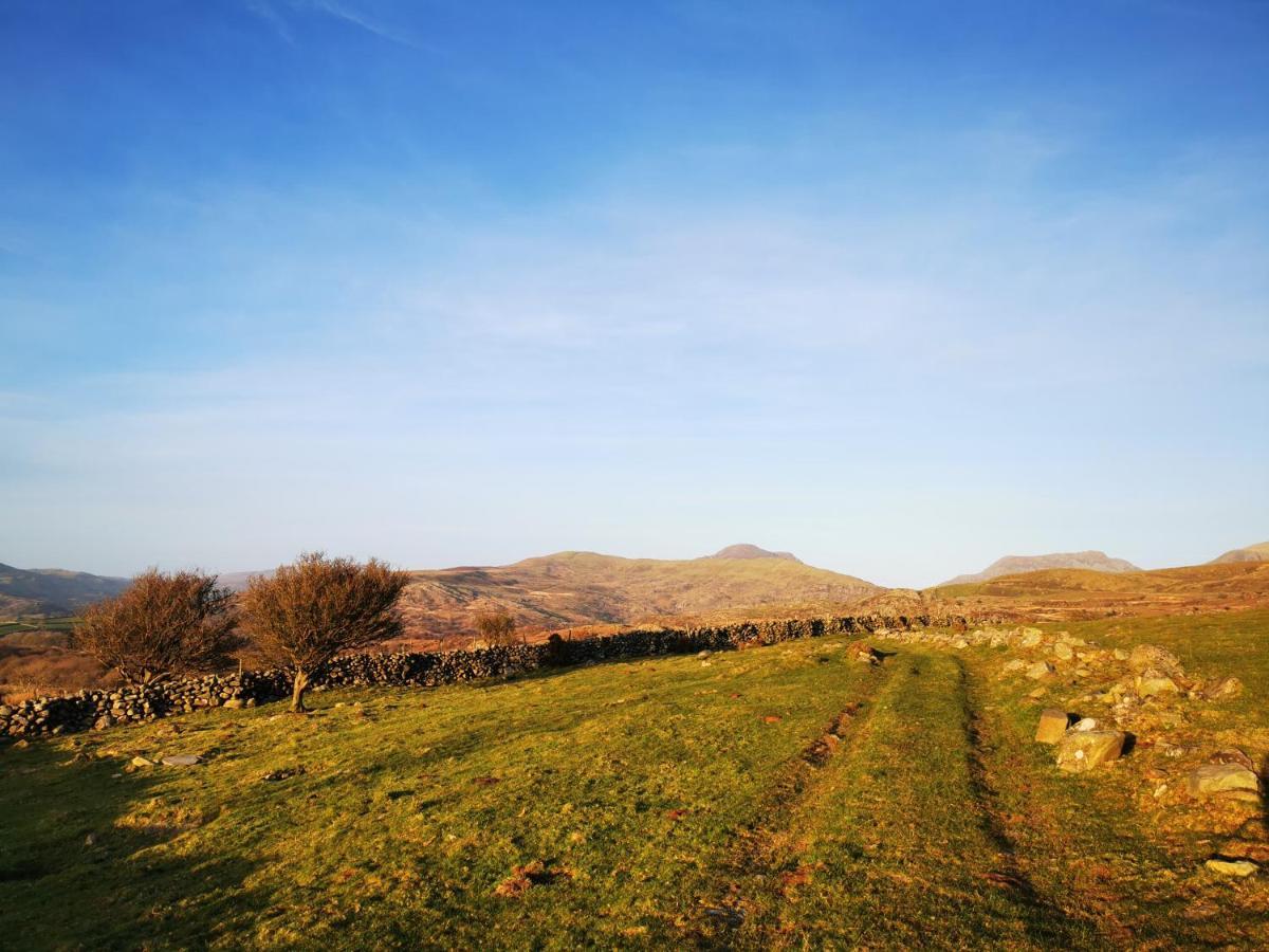 Апартаменты Ty Gwennol Near Gilfach Goch Лланбедр Экстерьер фото